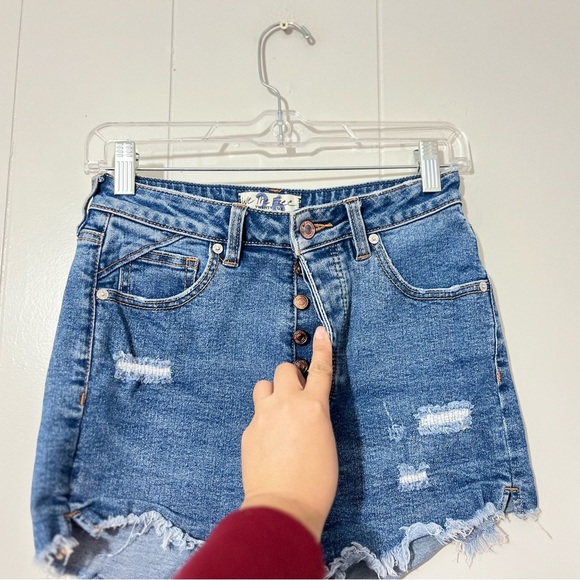 We The Free People Curvy High Rise Short Fray Hem Button Fly Womens Size 26 - Picture 5 of 8